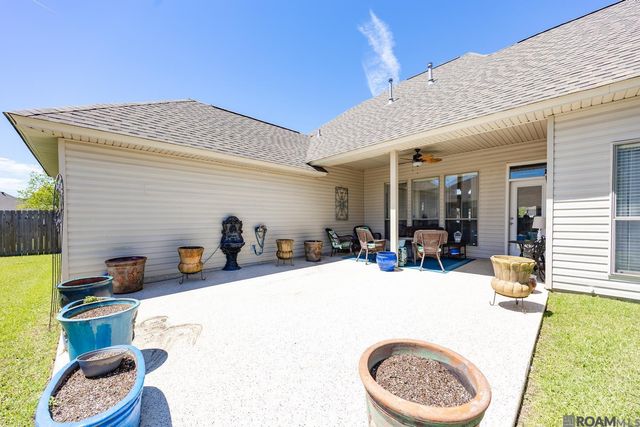 11370 Meadow View Dr, Denham Springs, LA 70726