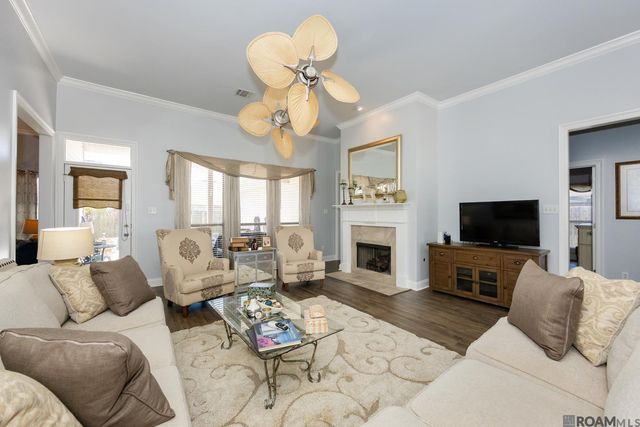 11370 Meadow View Dr, Denham Springs, LA 70726