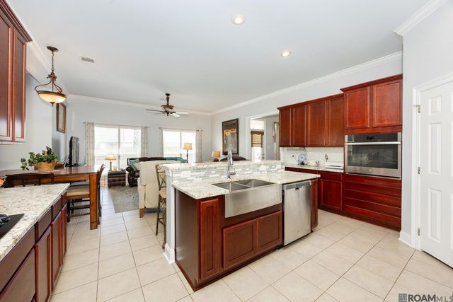 11370 Meadow View Dr, Denham Springs, LA 70726