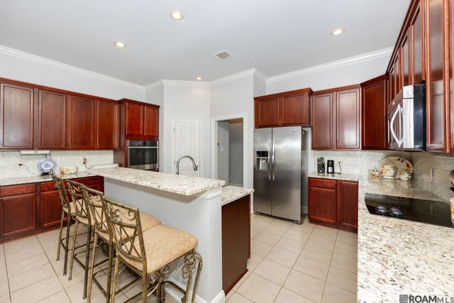 11370 Meadow View Dr, Denham Springs, LA 70726