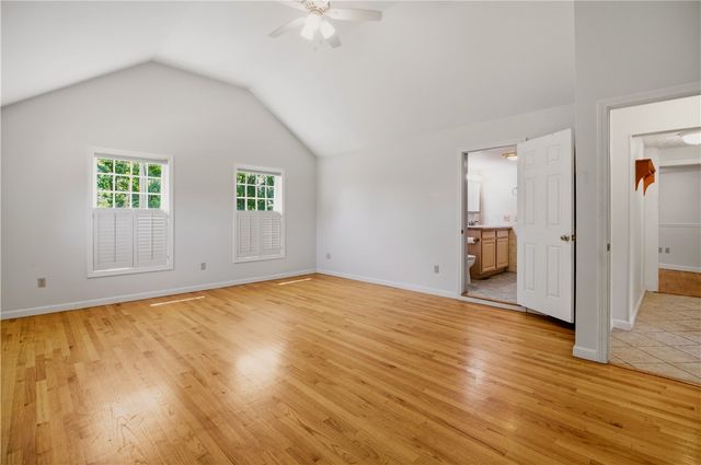 1861 East Main Road, Portsmouth, RI 02871