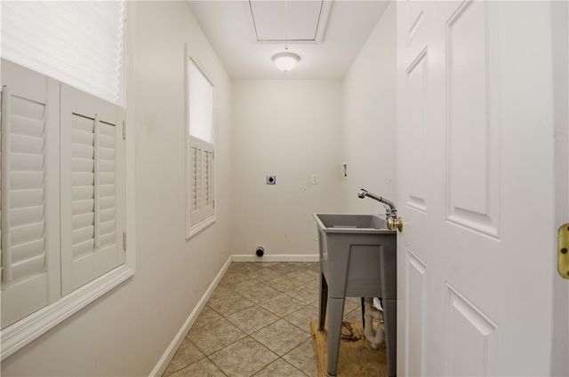 1861 East Main Road, Portsmouth, RI 02871