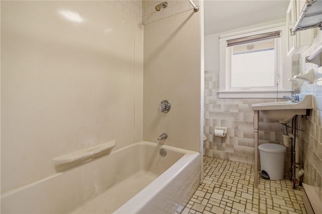 1861 East Main Road, Portsmouth, RI 02871