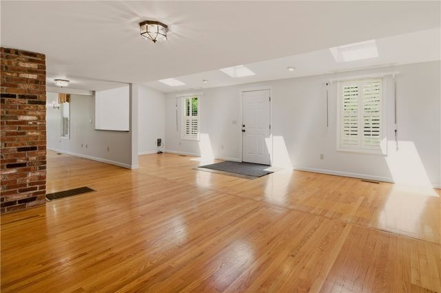 1861 East Main Road, Portsmouth, RI 02871