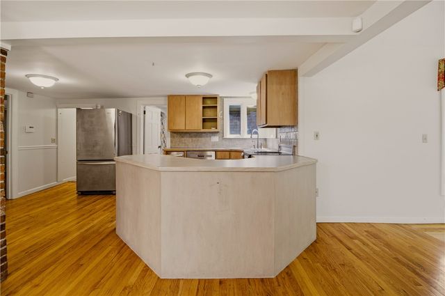 1861 East Main Road, Portsmouth, RI 02871