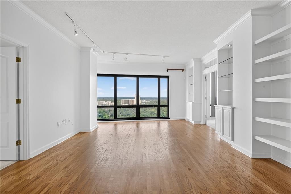 3475 Oak Valley NE Road 2350, Atlanta, GA 30326