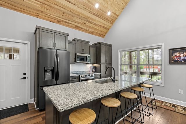 103 Pigeon Hollow Rd, Dickson, TN 37055