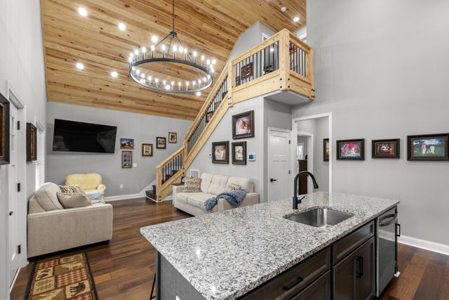 103 Pigeon Hollow Rd, Dickson, TN 37055