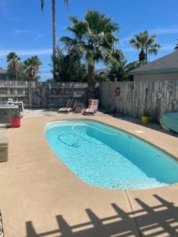 762 S Bay St, Aransas Pass, TX 78336