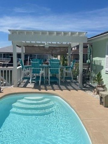 762 S Bay St, Aransas Pass, TX 78336