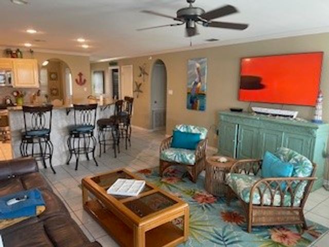 762 S Bay St, Aransas Pass, TX 78336