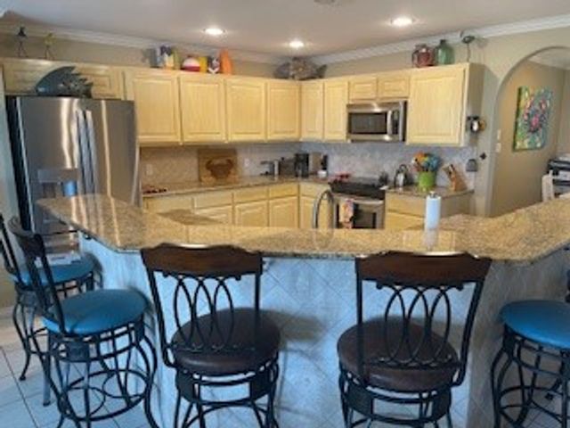 762 S Bay St, Aransas Pass, TX 78336