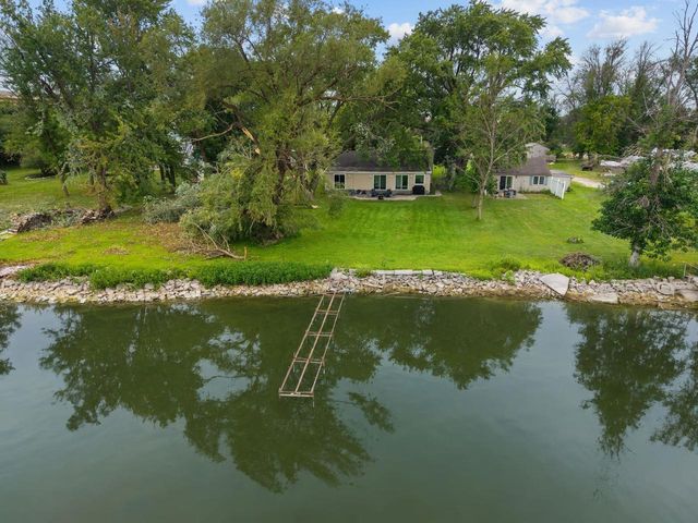 1583 BUTTE DES MORTS BEACH ROAD, Neenah, WI 54956