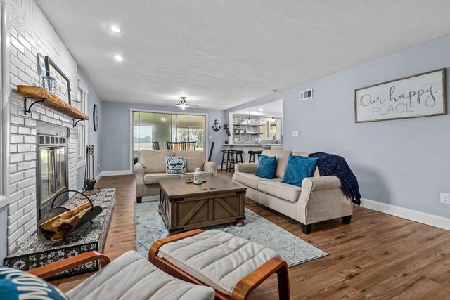 1583 BUTTE DES MORTS BEACH ROAD, Neenah, WI 54956