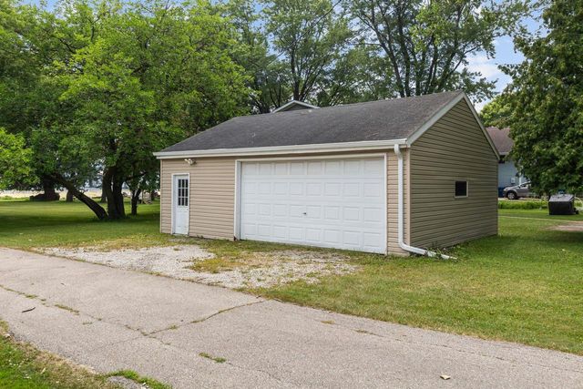1583 BUTTE DES MORTS BEACH ROAD, Neenah, WI 54956