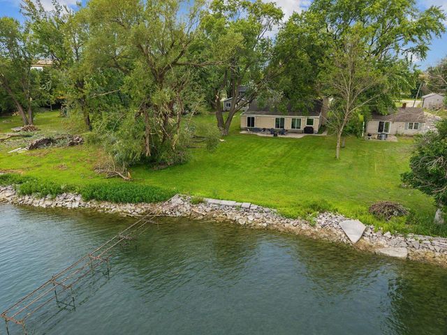 1583 BUTTE DES MORTS BEACH ROAD, Neenah, WI 54956