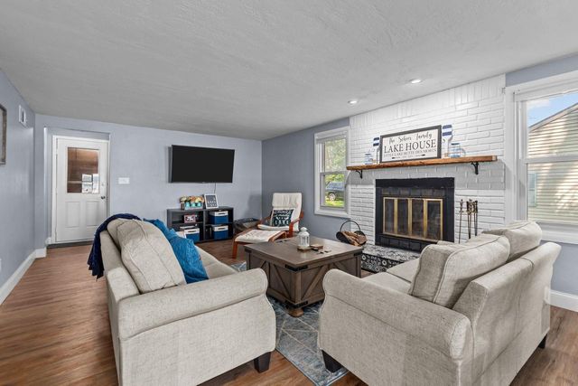 1583 BUTTE DES MORTS BEACH ROAD, Neenah, WI 54956