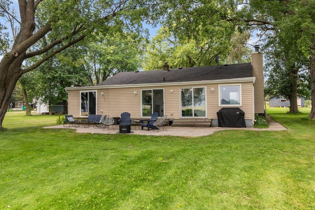 1583 BUTTE DES MORTS BEACH ROAD, Neenah, WI 54956