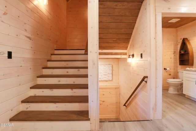 1802 Stone Wood Way, Pigeon Forge, TN 37862