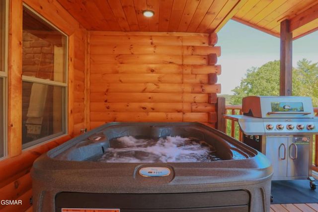 1802 Stone Wood Way, Pigeon Forge, TN 37862