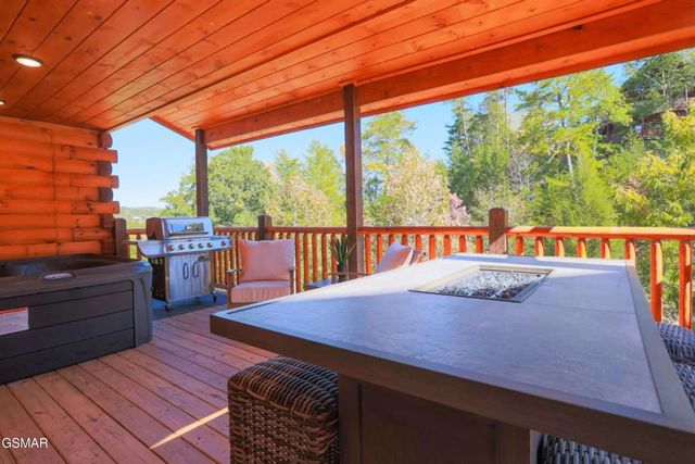 1802 Stone Wood Way, Pigeon Forge, TN 37862