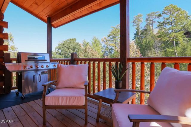 1802 Stone Wood Way, Pigeon Forge, TN 37862