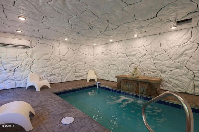 1802 Stone Wood Way, Pigeon Forge, TN 37862