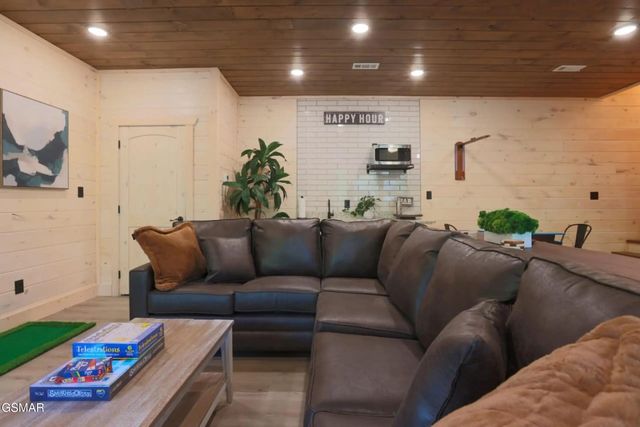 1802 Stone Wood Way, Pigeon Forge, TN 37862