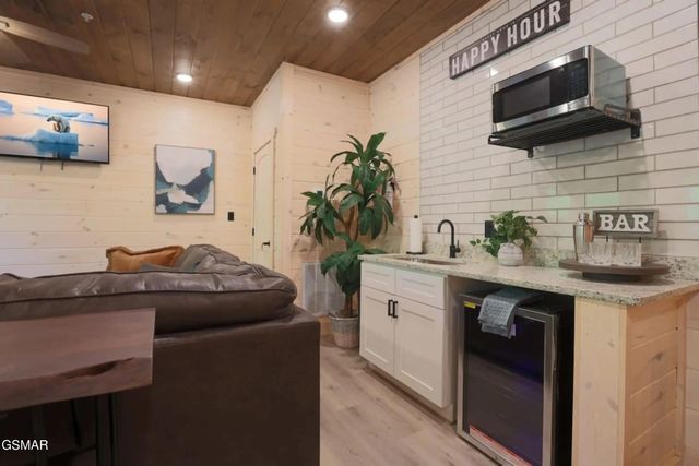 1802 Stone Wood Way, Pigeon Forge, TN 37862