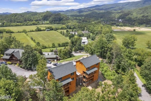 1802 Stone Wood Way, Pigeon Forge, TN 37862