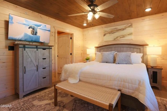 1802 Stone Wood Way, Pigeon Forge, TN 37862