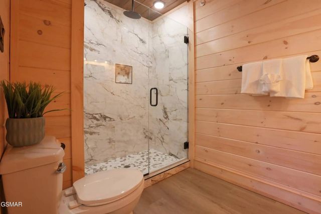 1802 Stone Wood Way, Pigeon Forge, TN 37862