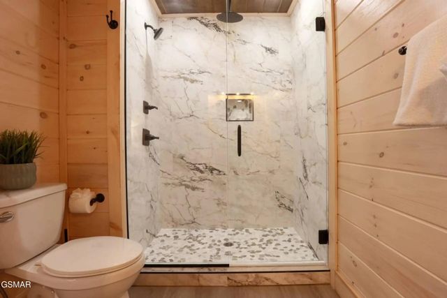 1802 Stone Wood Way, Pigeon Forge, TN 37862