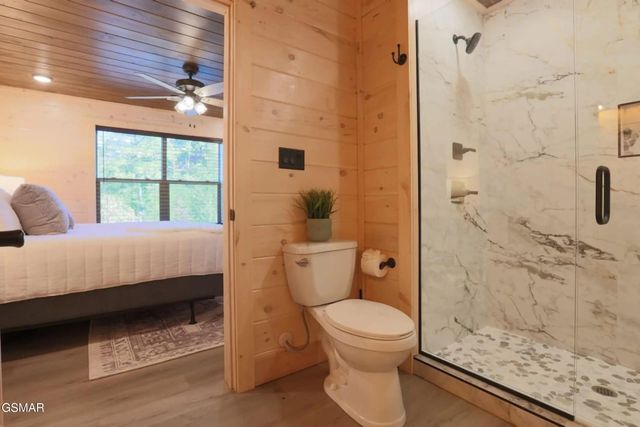 1802 Stone Wood Way, Pigeon Forge, TN 37862