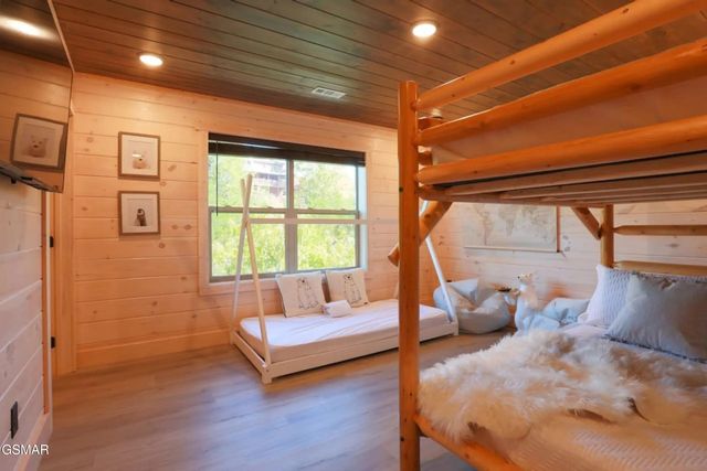 1802 Stone Wood Way, Pigeon Forge, TN 37862