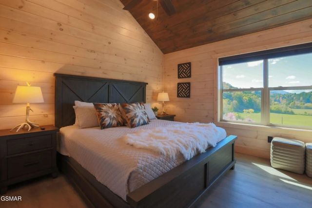 1802 Stone Wood Way, Pigeon Forge, TN 37862