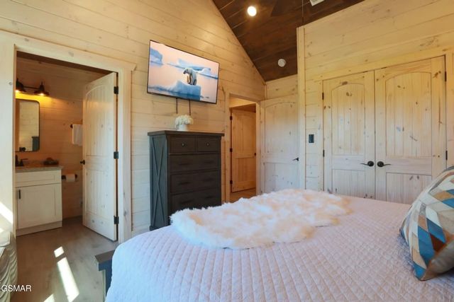 1802 Stone Wood Way, Pigeon Forge, TN 37862