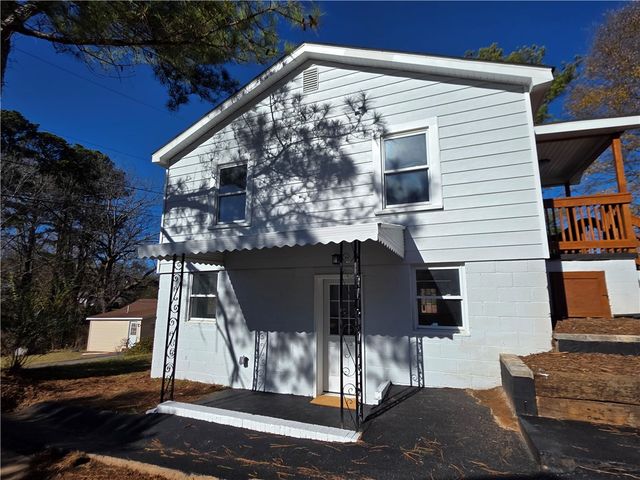 411 W C Avenue, Easley, SC 29640