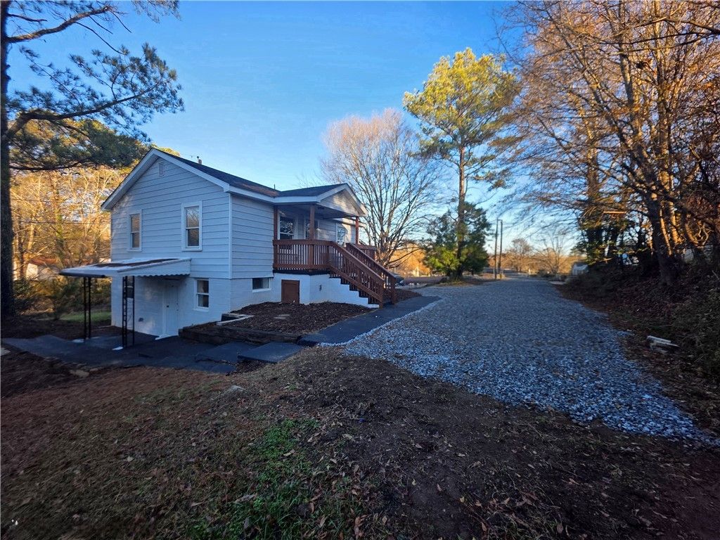 411 W C Avenue, Easley, SC 29640