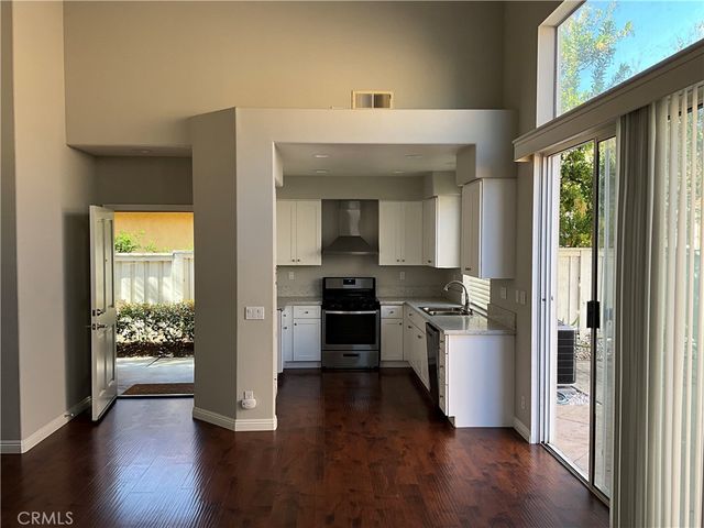 18 La Ronda, Irvine, CA 92606