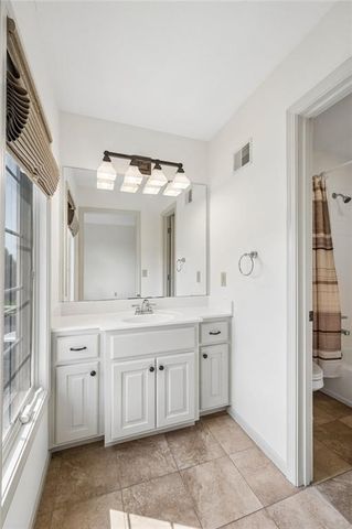 5427 W 164th Place, Overland Park, KS 66085