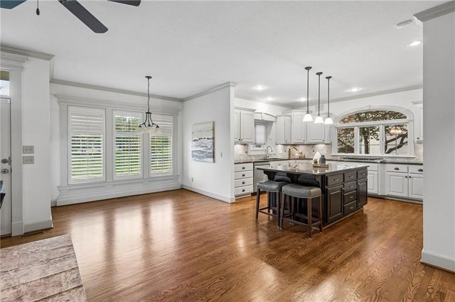 5427 W 164th Place, Overland Park, KS 66085