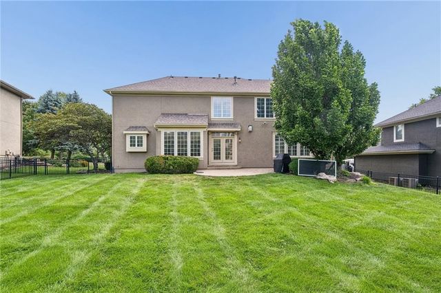 5427 W 164th Place, Overland Park, KS 66085
