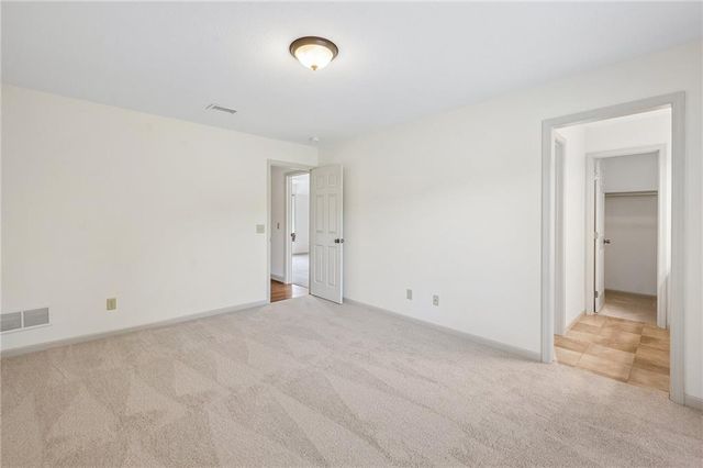 5427 W 164th Place, Overland Park, KS 66085