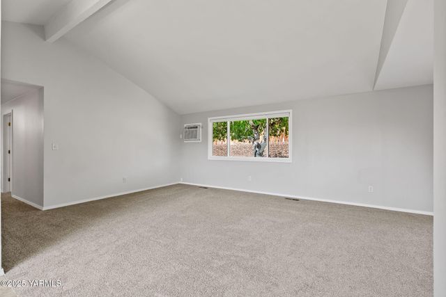 N 202 80th Ave, Yakima, WA 98908