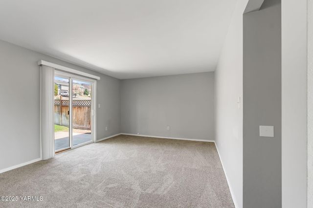 N 202 80th Ave, Yakima, WA 98908