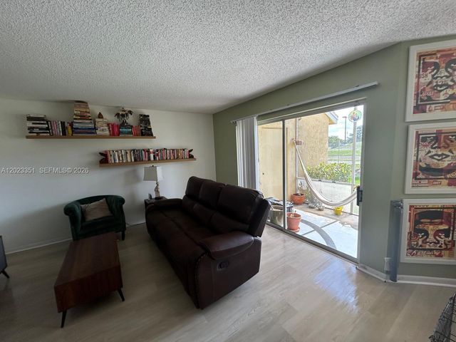977 Coral Club Dr 977, Coral Springs, FL 33071