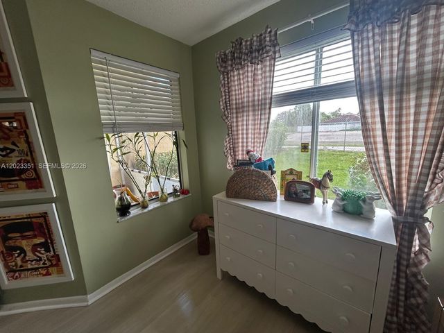 977 Coral Club Dr 977, Coral Springs, FL 33071