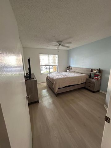 977 Coral Club Dr 977, Coral Springs, FL 33071