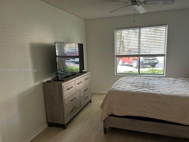 977 Coral Club Dr 977, Coral Springs, FL 33071